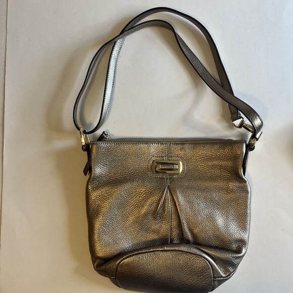 B. Makowsky Shoulder Bag Purse Gold Metallic Leather Turn Lock Bucket Dust Bag - Picture 12 of 16